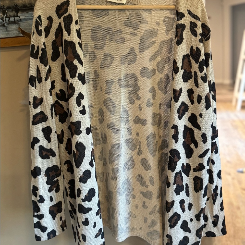 Chic Leopard Print Open Cardigan